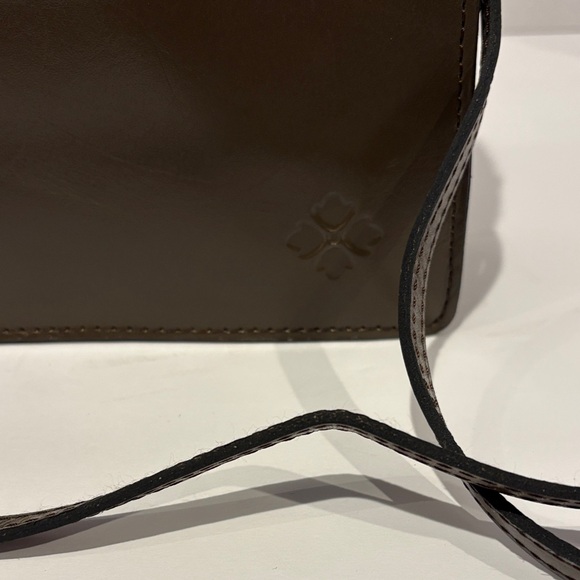 Patricia Nash rose tooled collection in mushroom Embossed Crossbody Bag bnwt - Picture 6 of 10